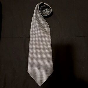 V Italy Worldwide Luxury 100% Silk Italian Tie Necktie Brown Silver.